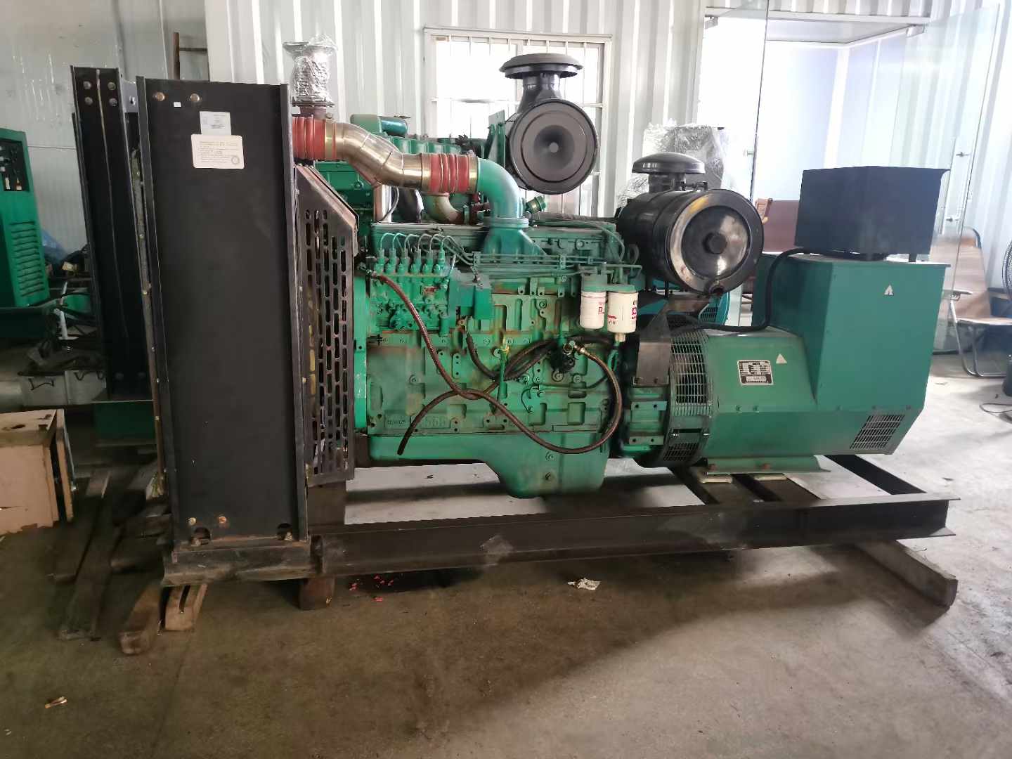 乌烈镇发电机租赁如何确定电缆的承载电流是否在安全范围内？