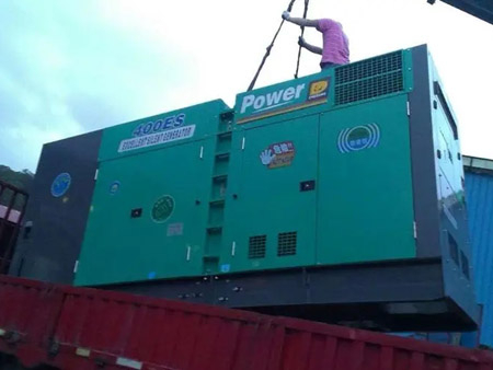 乌烈镇柴油发电机组转速不稳定时，如何对发动机进行维护？