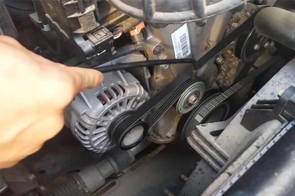 乌烈镇转速传感器的工作原理是什么？