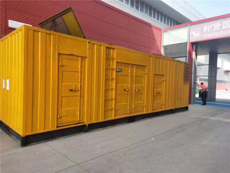 乌烈镇柴油发电机组预热机油时需要注意哪些安全事项？